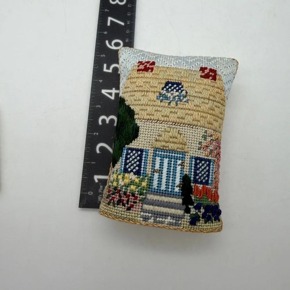 VTG‎ Needlepoint Cottage Pincushion and House plant pot Topper Handcrafted Folk